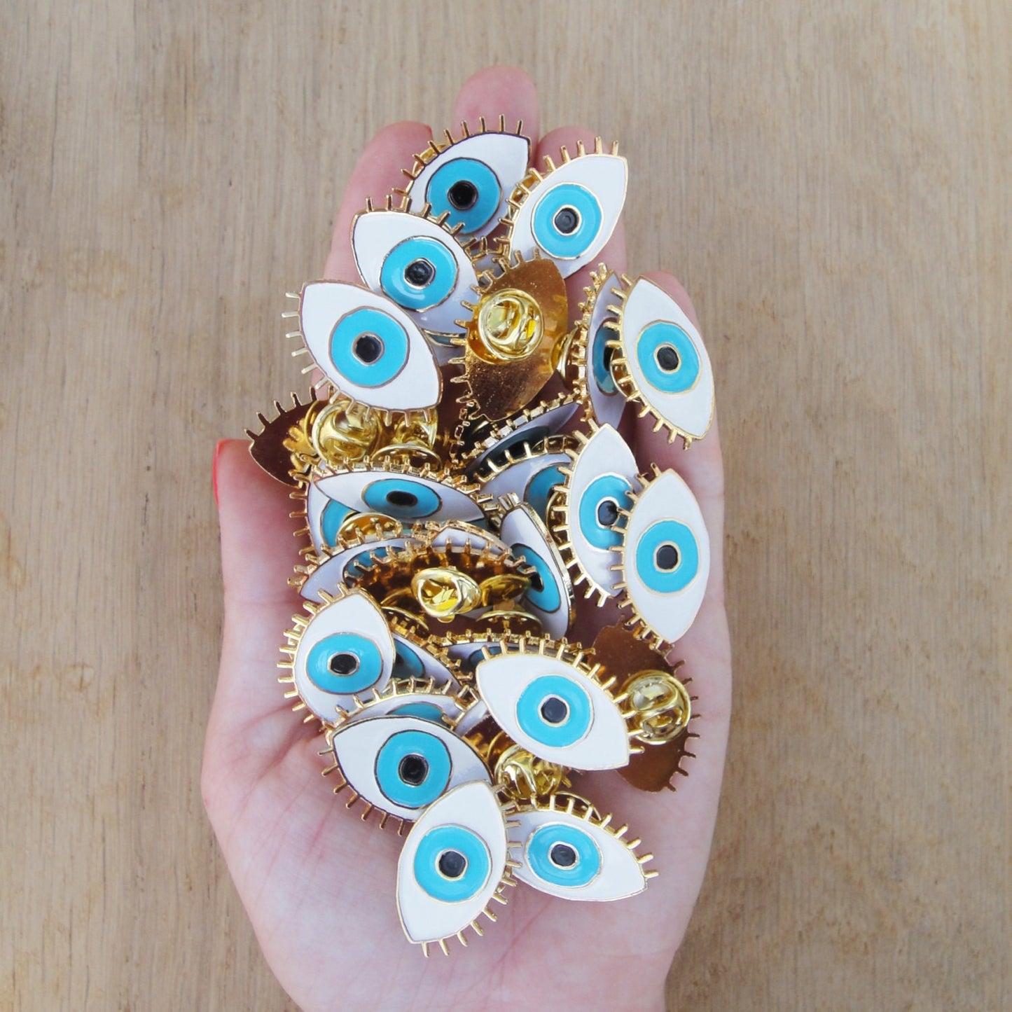 Pin's Oeil - Coucou Suzette