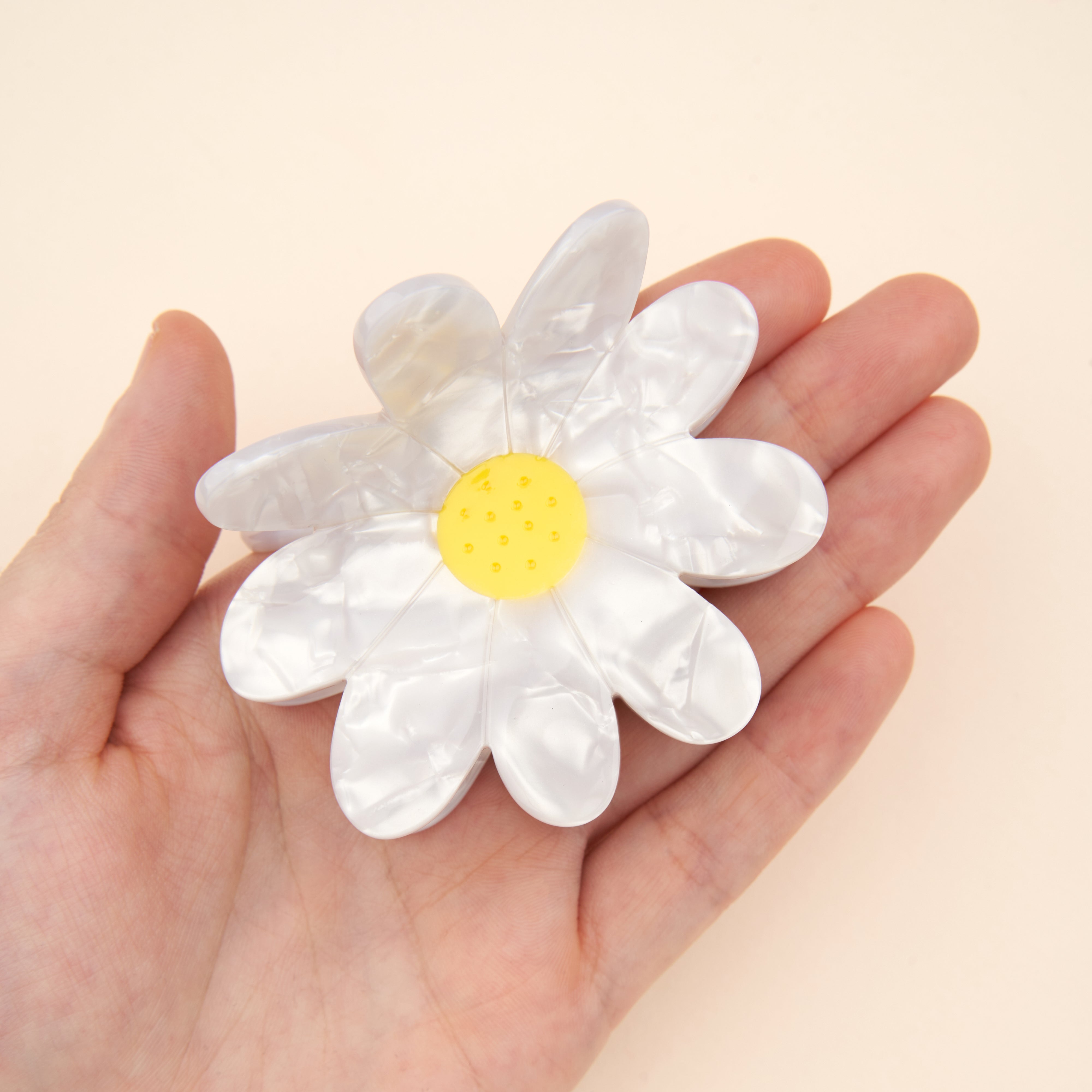 Oxeye daisy Hair Claw - Big Flower Hair Clip | Coucou Suzette