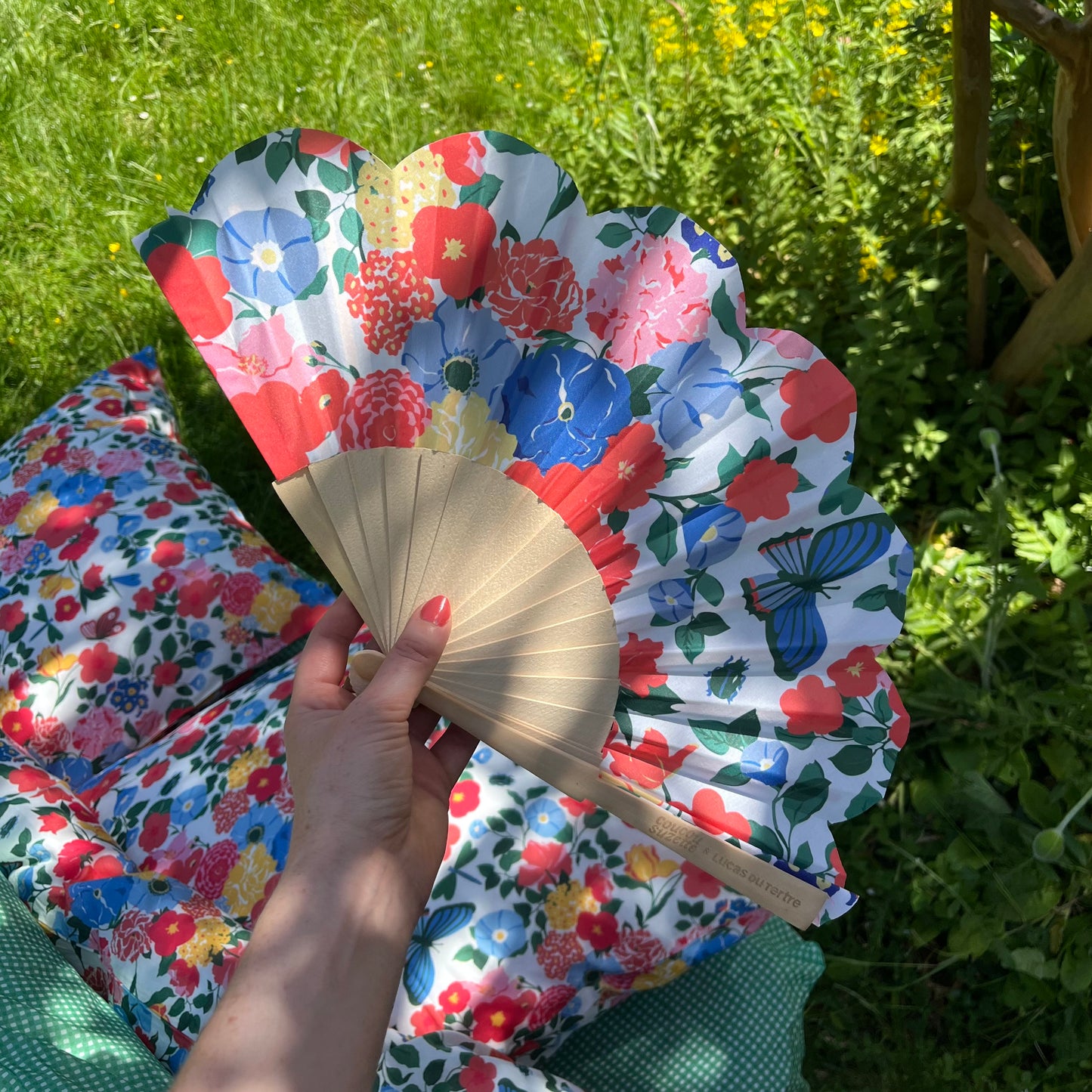 Flower Bouquet Hand Fan