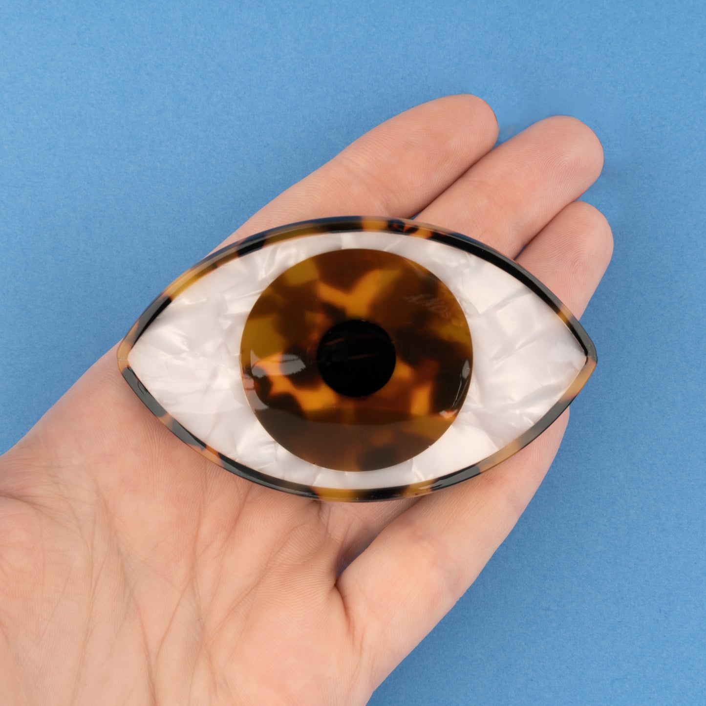 Eye Hair Claw - Brown