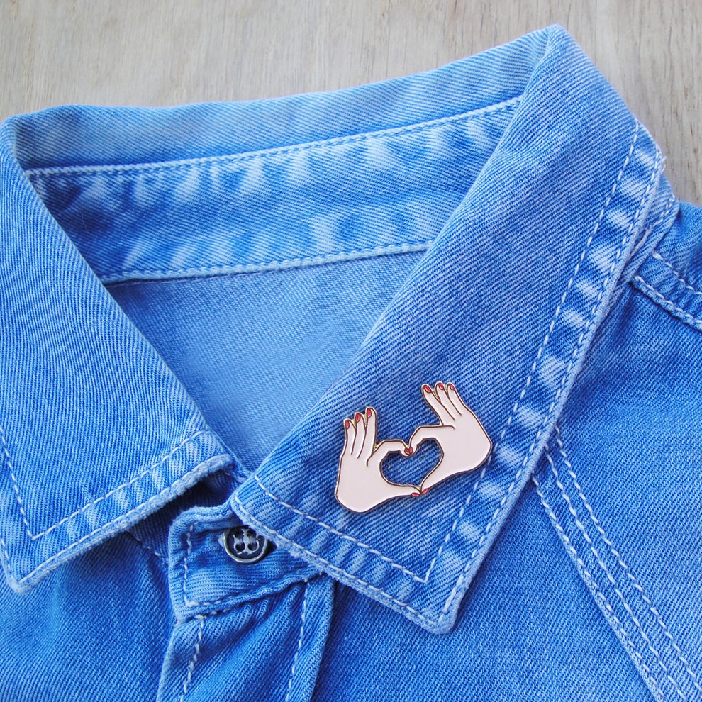 Cute Love Pin in white version – Coucou Suzette